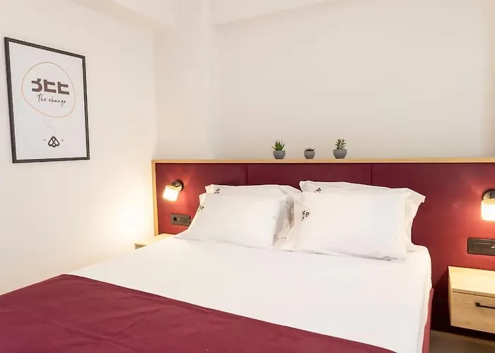 Apartament The Red Bee *