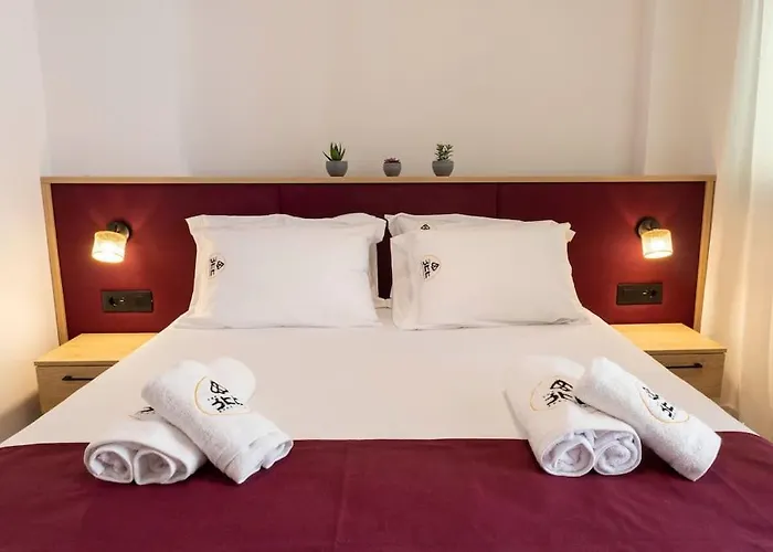 Apartament The Red Bee *