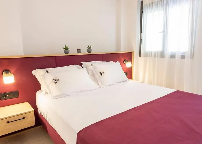 Apartament The Red Bee Nikiana