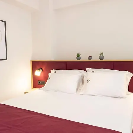 Apartment The Red Bee *